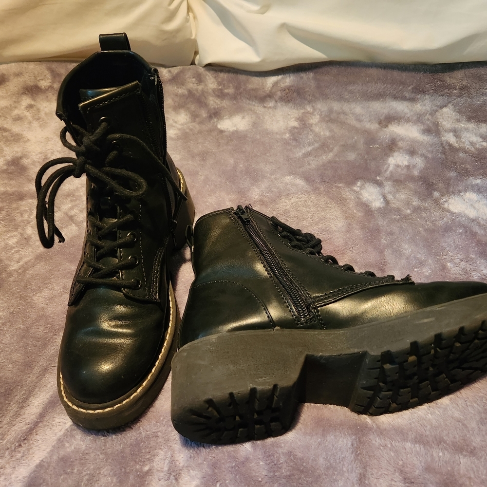 Girls Size 5.5 Black Madden Girl Combat Boots